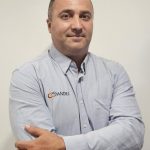 Rubén Romero, profesor de la escuela del recambio, especializado en mecánica del automóvil